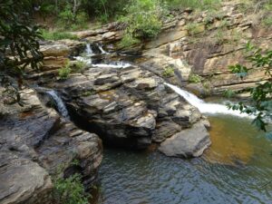 Piscina profunda da Cachoeira do Paredão, ideal para mergulho.
