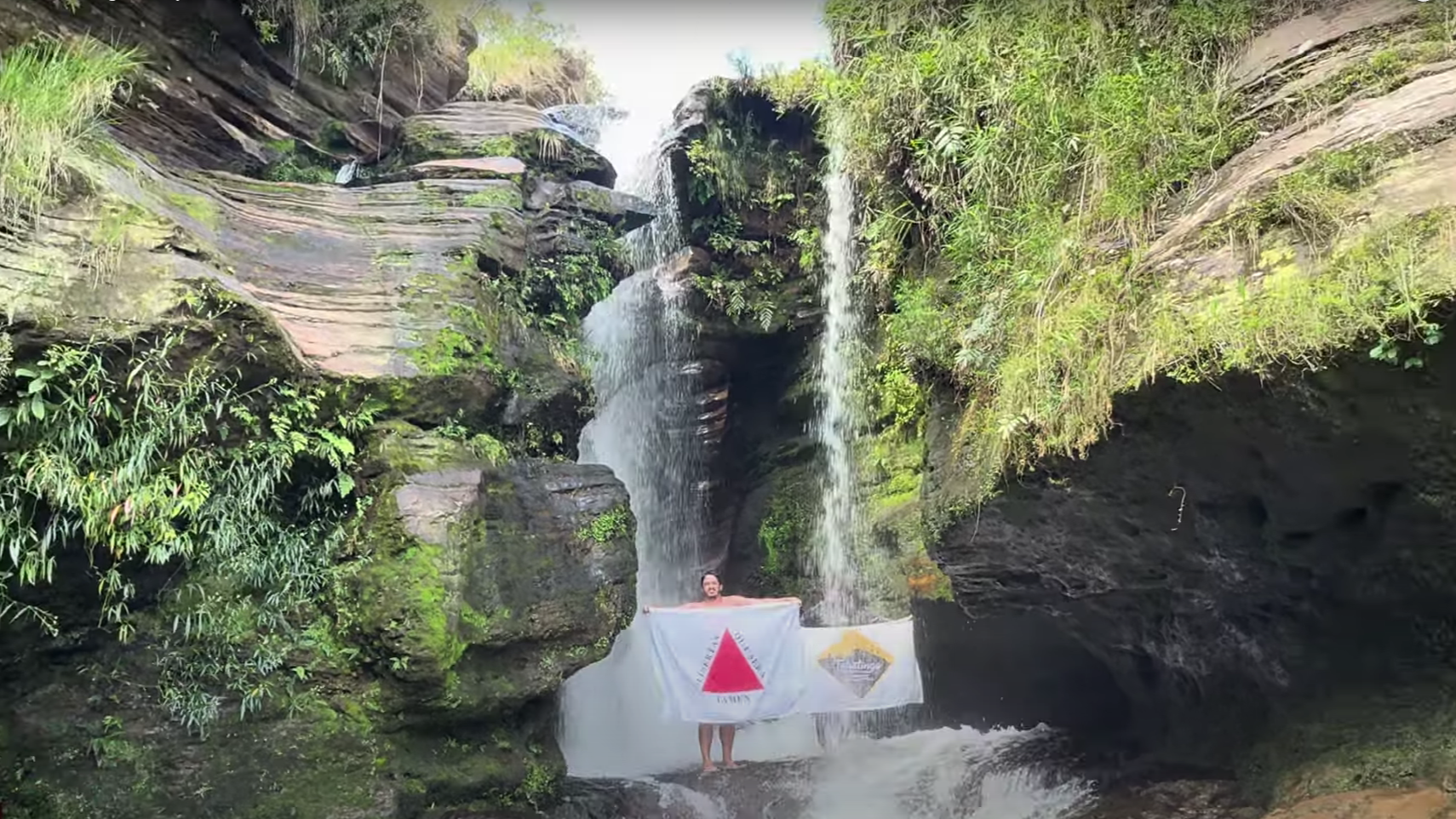 Gustavo do Pela Gerais na Cachoeira da Pedra Furada em Luminárias