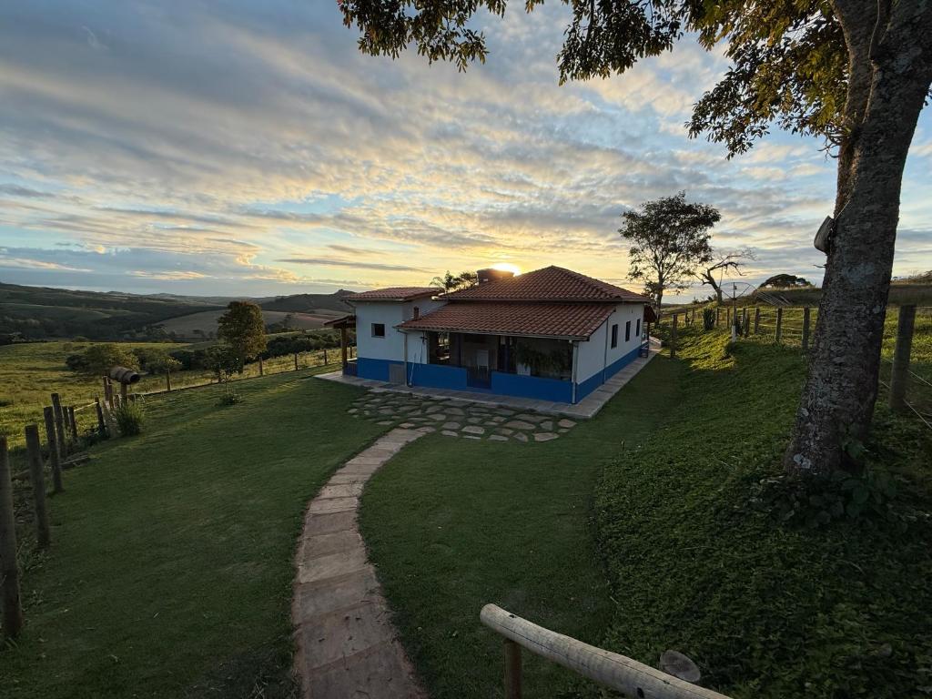 Casa de Campo Luminárias Panorâmica