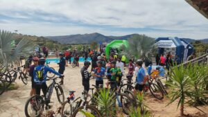 V Trilhão de Luminárias reúne quase 400 ciclistas e destaca a cidade como destino de turismo de aventura 2 Depois da chegada os participantes puderam curtir um momento de confraternização no Complexo Pé da Serra