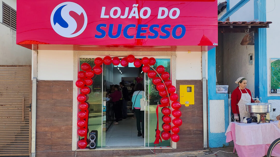 Inauguração do Lojão do Sucesso em Luminárias marca nova opção em utilidades com preços competitivos 1 Fachada do Lojão do Sucesso em Luminárias - MG